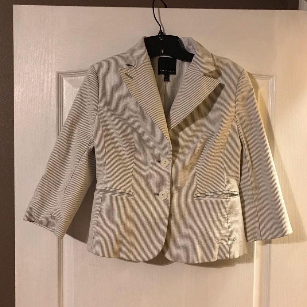 The Limited grey & white seersucker jacket in 6